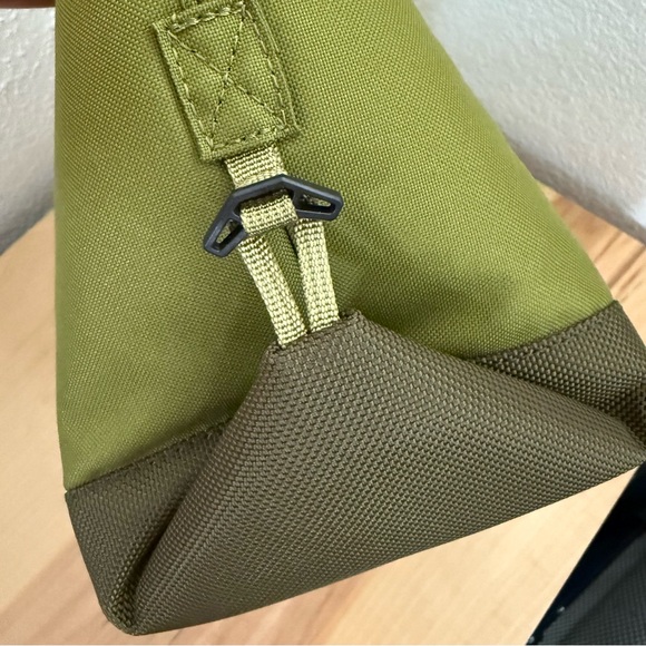 New REI Cooler Tote - Picture 5 of 6